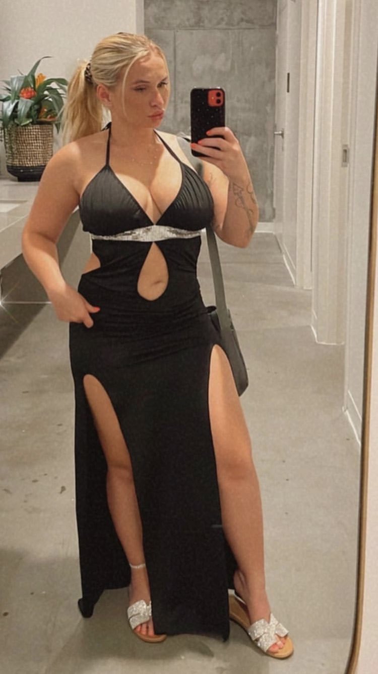 Zoie burgher FP on X: She looks amazing in every colour 😍  t.coIoR7qjpBES  X