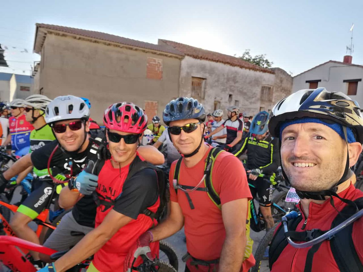 rubencomin's tweet photo. El “paqueteam” cabalgó de nuevo en los @7murospozalmuro https://t.co/BBSewn6gKT