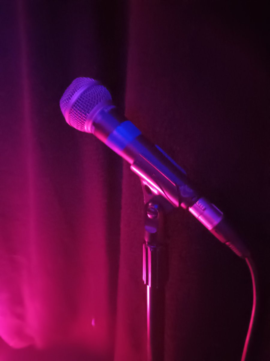 run4coffee's tweet photo. #StewartLee #BasicLee has jokes in it...tons of them...spread like marmalade over toast...great to see him up close this evening at the wonderful @billmurraypub @angelcomedy x https://t.co/1gz0jNmzuP