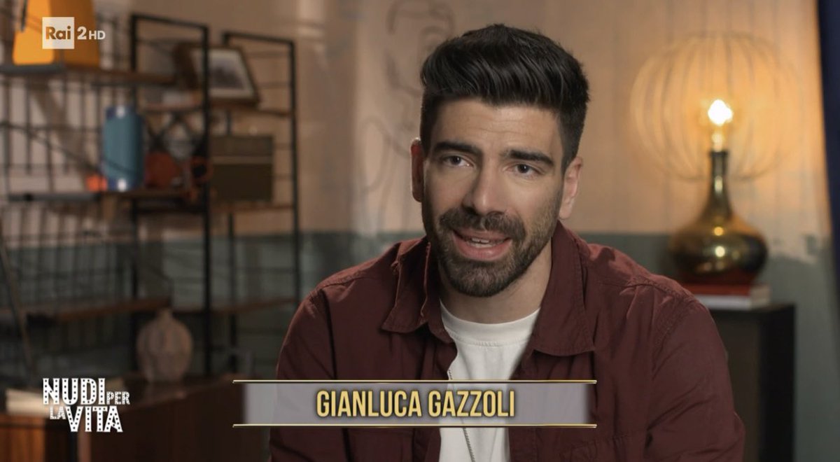 Cinguetterai's tweet photo. Gianluca Gazzoli fa parte di quel gruppo di conduttori radiofonici pieni di talento che meriterebbero di fare il salto nella tv generalista.
Ed è soprattutto una bravo ragazzo.
#NudiPerLaVita https://t.co/PSsANHIabK