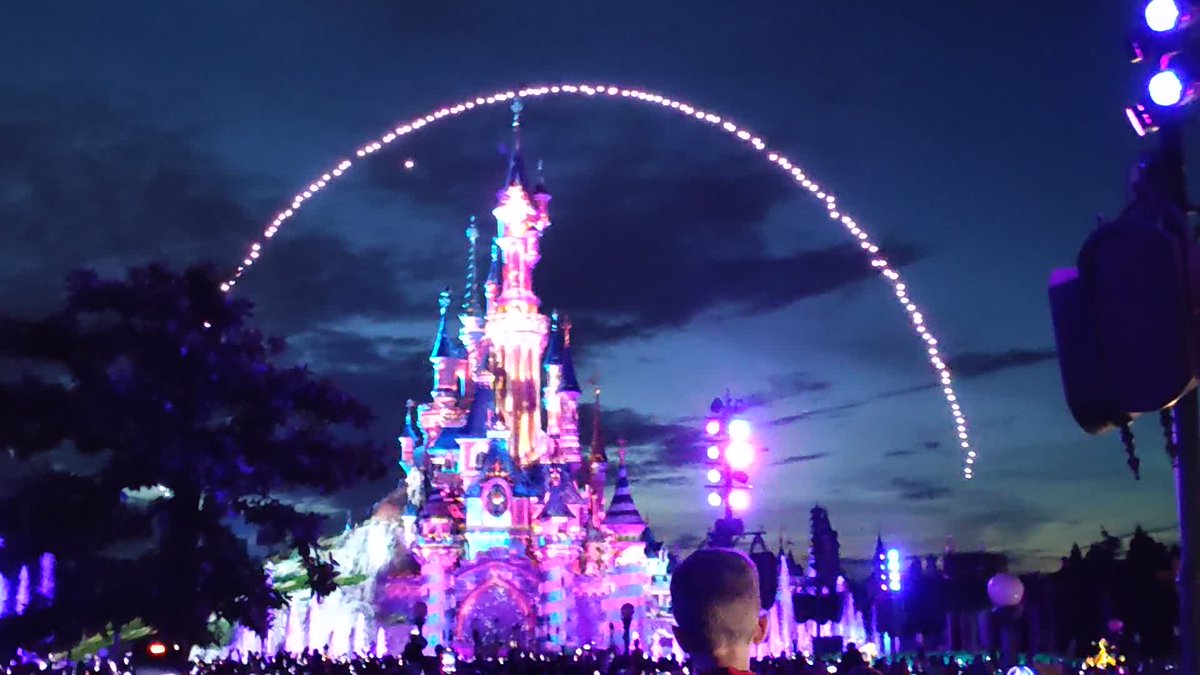 TeamCastagnet's tweet photo. Disneyland Paris 30 ans.
Disney D-Light.
@DisneylandParis
#DisneyDLight #ShowNocturne #30ansDisneylandParis #30ansdeMagie #DisneylandParis2022 #DisneylandParis30thAnniversary #DisneylandParis #Disney #DLP30 #DisneylandParis30 #DisneyParks #UnMondeQuiSIllumine (#Photo) (#Picture) https://t.co/u2HZRAEkTu