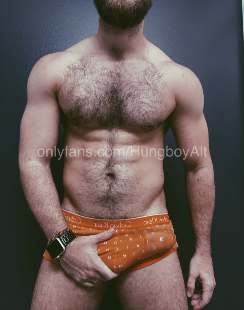 HungboyAlt's tweet photo. RT to worship, baby. 😏 https://t.co/GhkCZA6jFl