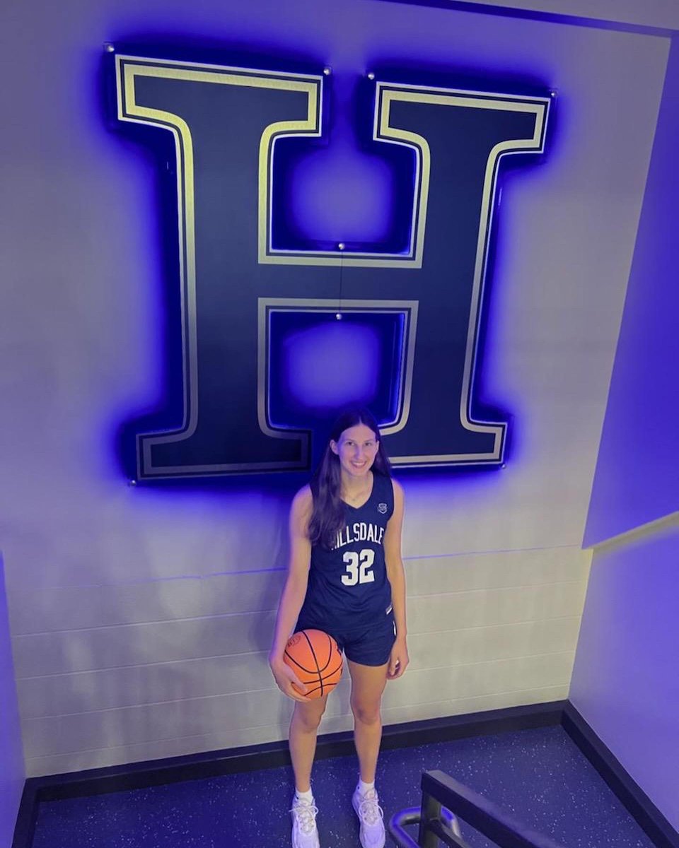 MA_Huskies tweet media