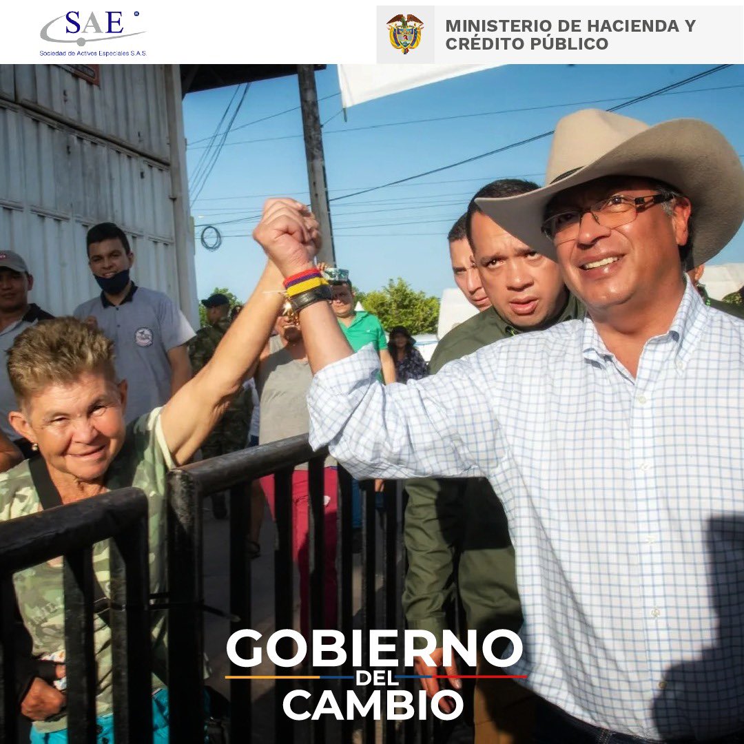 activosSAE's tweet image. El presidente @petrogustavo y la SAE entregaron a la Alcaldía de Villavicencio un predio de 1,2 ha para el desarrollo del hábitat de 85 familias damnificadas por la ola invernal a través del mecanismo de cruce de cuentas. #ActivosPorElCambio