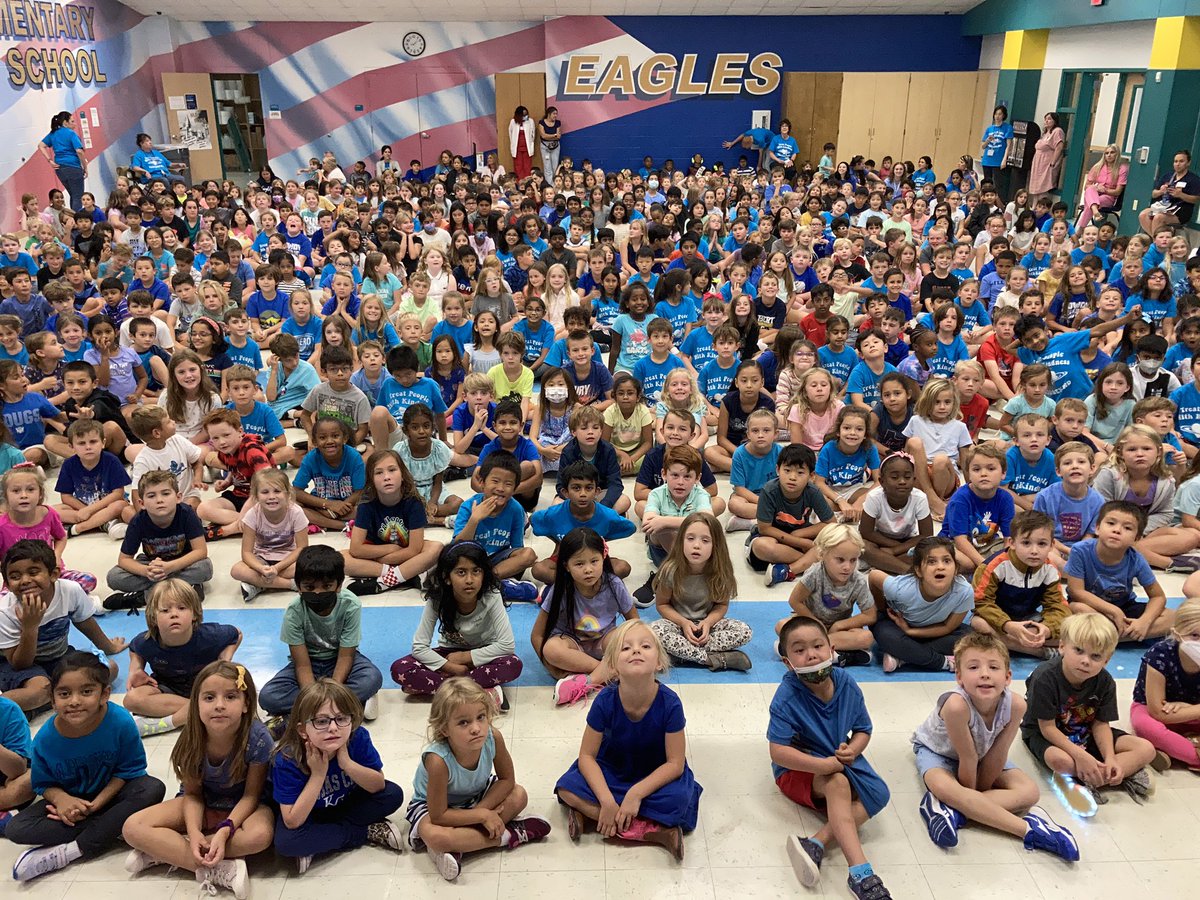 bbmsbronco's tweet photo. Dennis Lee Kindness Week Assembly at Liberty Part One! #possibilities2223 #OneLISD #LISDCulture https://t.co/Ge8BCClQuF