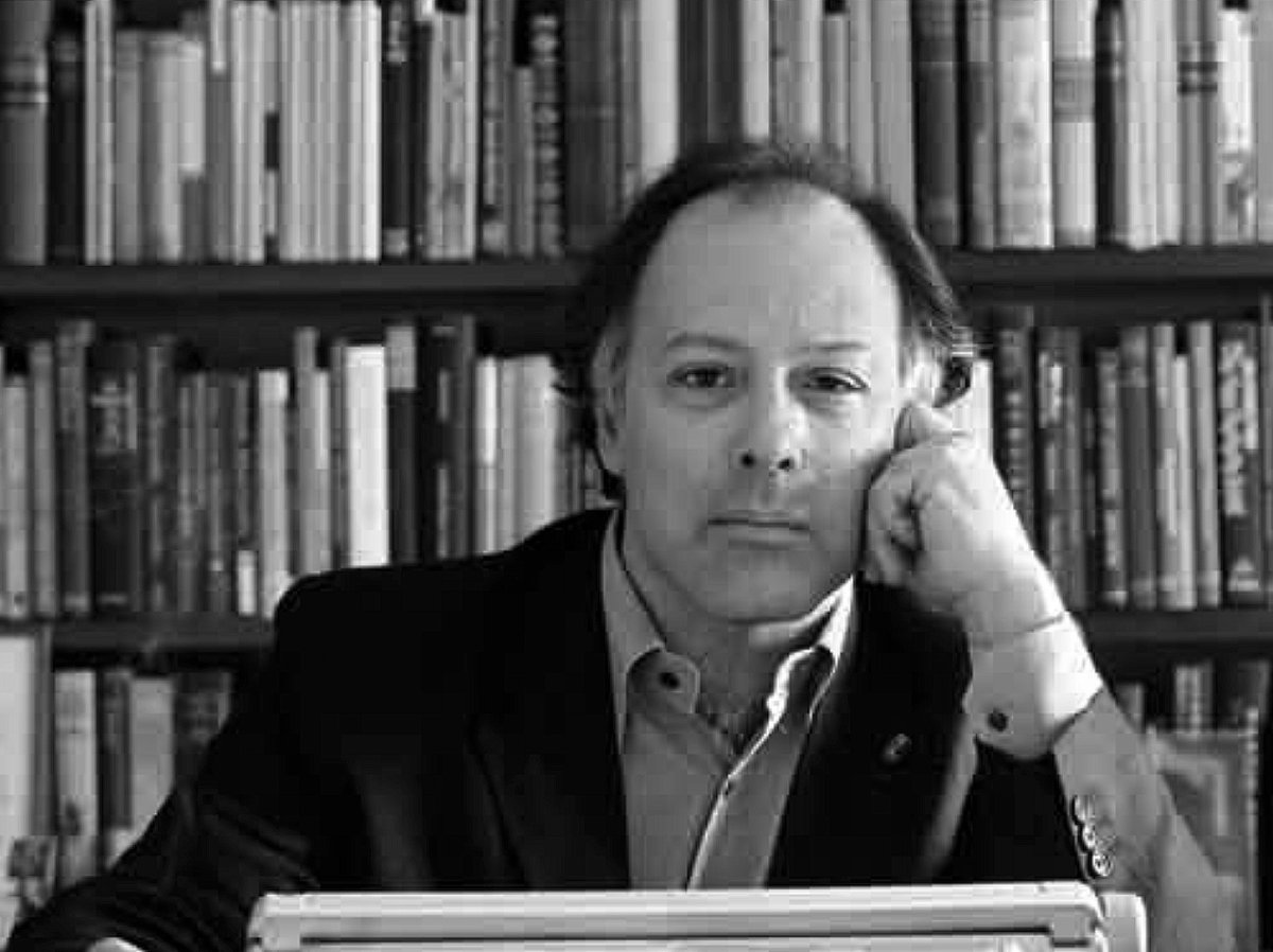 Durante algunos años a principios de este siglo, Javier Marías escribió en Letras Libres su columna “Carta desde Madrid”. 
Reunimos en este hilo algunas frases que muestran la inteligencia lúcida e irreverente de aquellos textos.