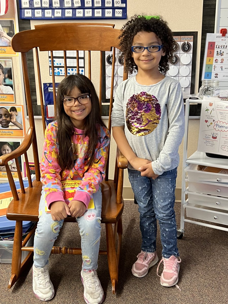 GramppBSE's tweet photo. When your sister comes to read to your class, it is an extra special day! ❤️ @BSEhseIN @MrsEParkhurst https://t.co/bMutMRoHYV