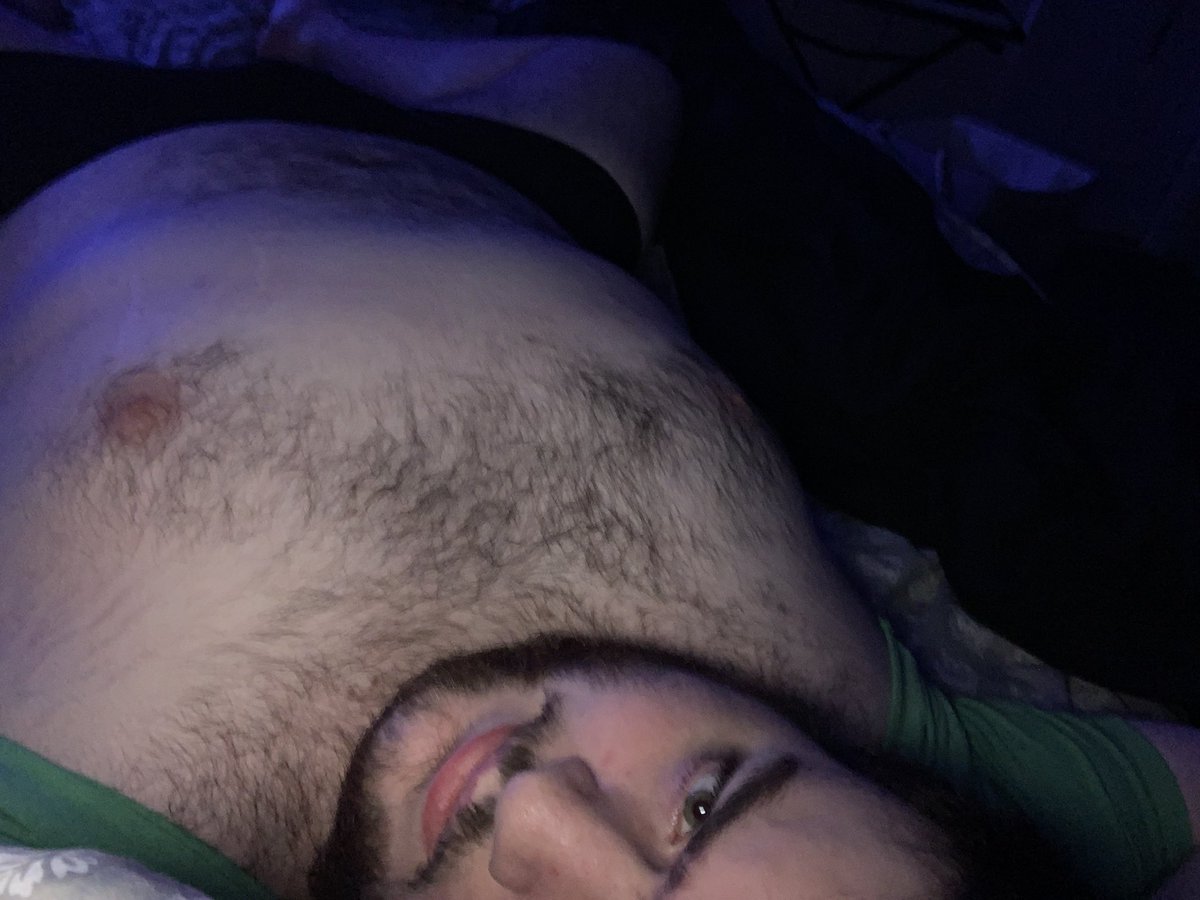Ursa_v_Major's tweet photo. Just got back from the gym, and could really use a head between my legs. https://t.co/h96uheJory