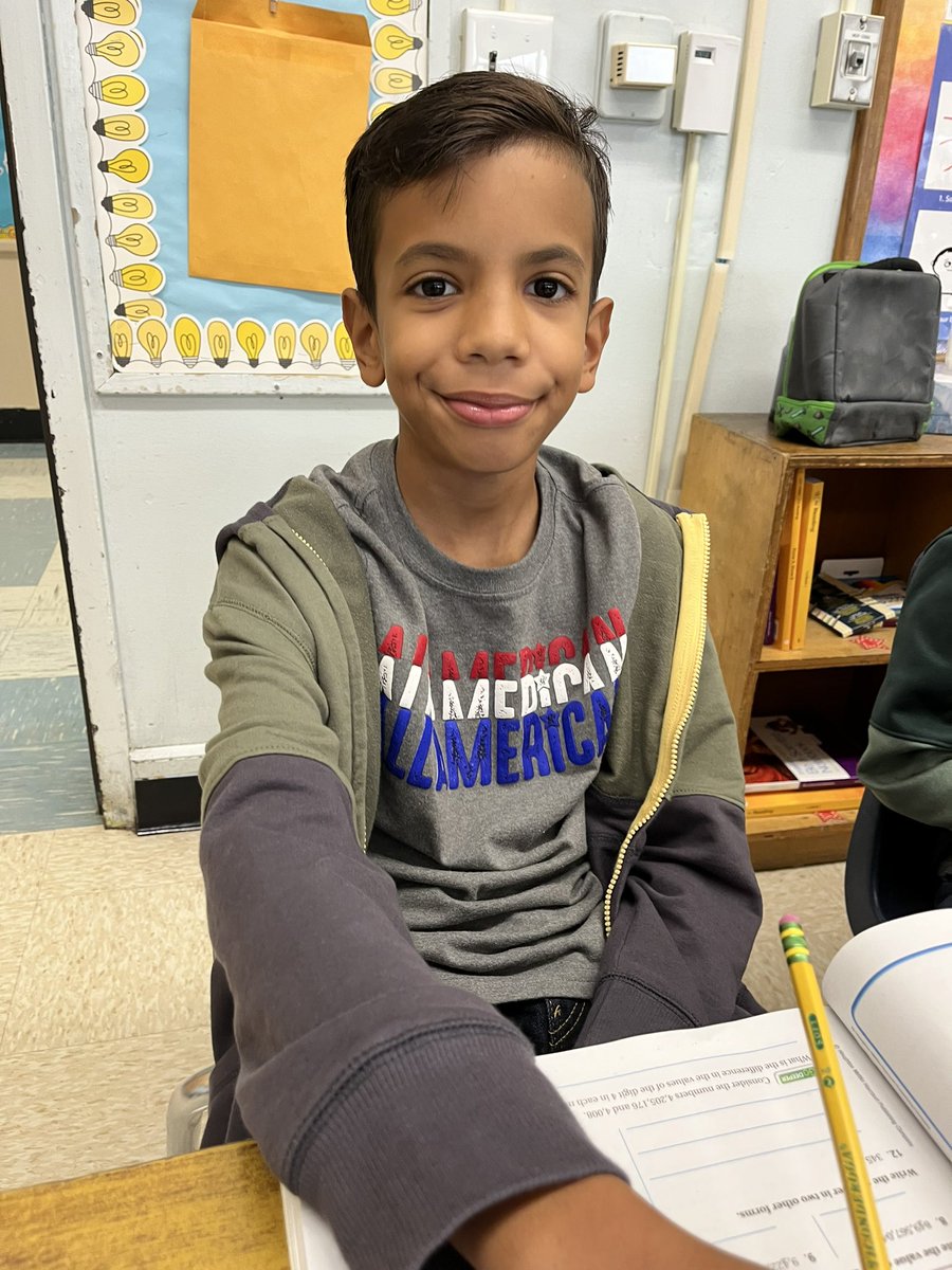 MrsGaddy1's tweet image. We honor those who shall never be forgotten! Patriot Day at W.L.B.! 🇺🇸#LookForTheAwesome #BelieveInBuck 💙