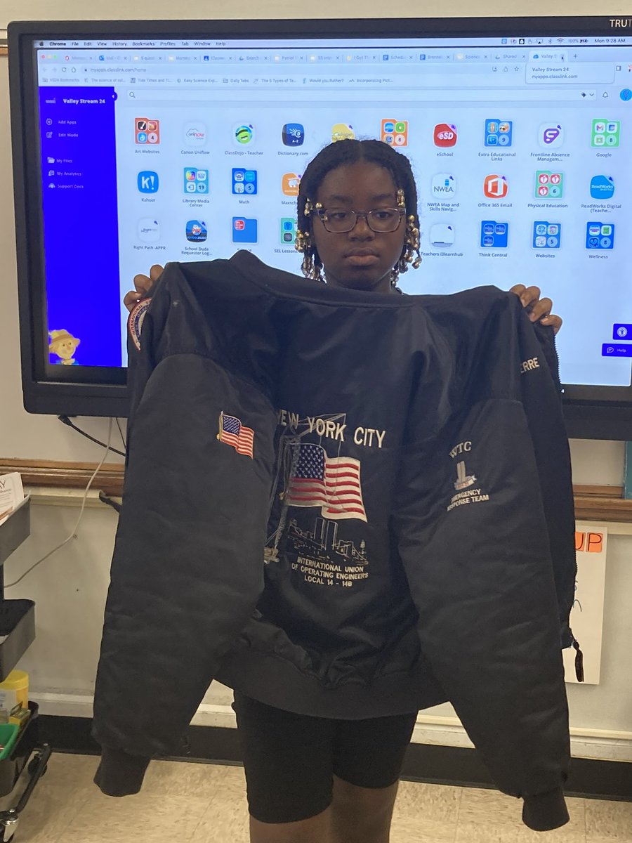 MrsGaddy1's tweet image. We honor those who shall never be forgotten! Patriot Day at W.L.B.! 🇺🇸#LookForTheAwesome #BelieveInBuck 💙