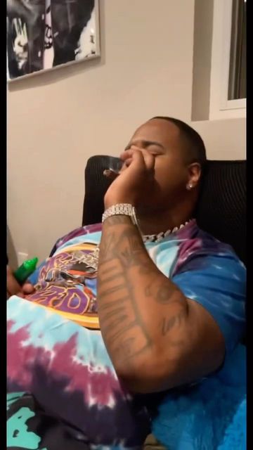 DRAKEO THE RULER HITS BLUNT FOR 1st TIME EVER (LEGENDARY MOMENT) 📹 by <a href="/hoodtrophy032/">THE REAL HOOD TROPHY🏆</a> <a href="/theplugbyralfy/">Imqueenpapi</a> #LLDRAKEO #LLD... dlvr.it/SYCpsY