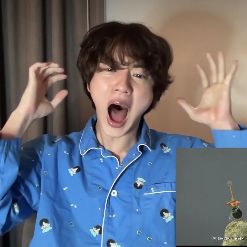 vantevcr's tweet image. as reações do seokjin pra não quebrar o computador e xingar o joguinho ao vivo; a thread