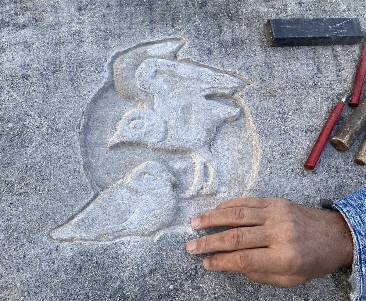 robertloerzel's tweet photo. I ran into one of my Uptown neighbors, Don, as he completed a carving of the piping plovers Monty and Rose in one of the big rocks at the Montrose Beach Dunes. https://t.co/vQF3IQbhzK