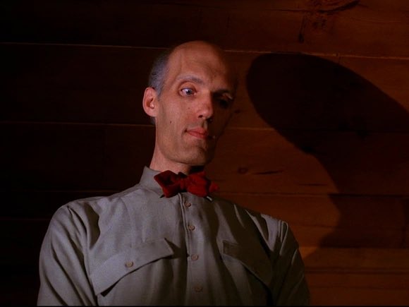 TheShowshowPod's tweet photo. 👻🏔🏠 The Haunting of Hill House (2018) Part 4 - The Twin Thing    #thehauntingofhillhouse 
#hillhouse #netflix #twinpeaks #thefireman #mrhomn #tss #theshowshow https://t.co/eMCmr1h1g7