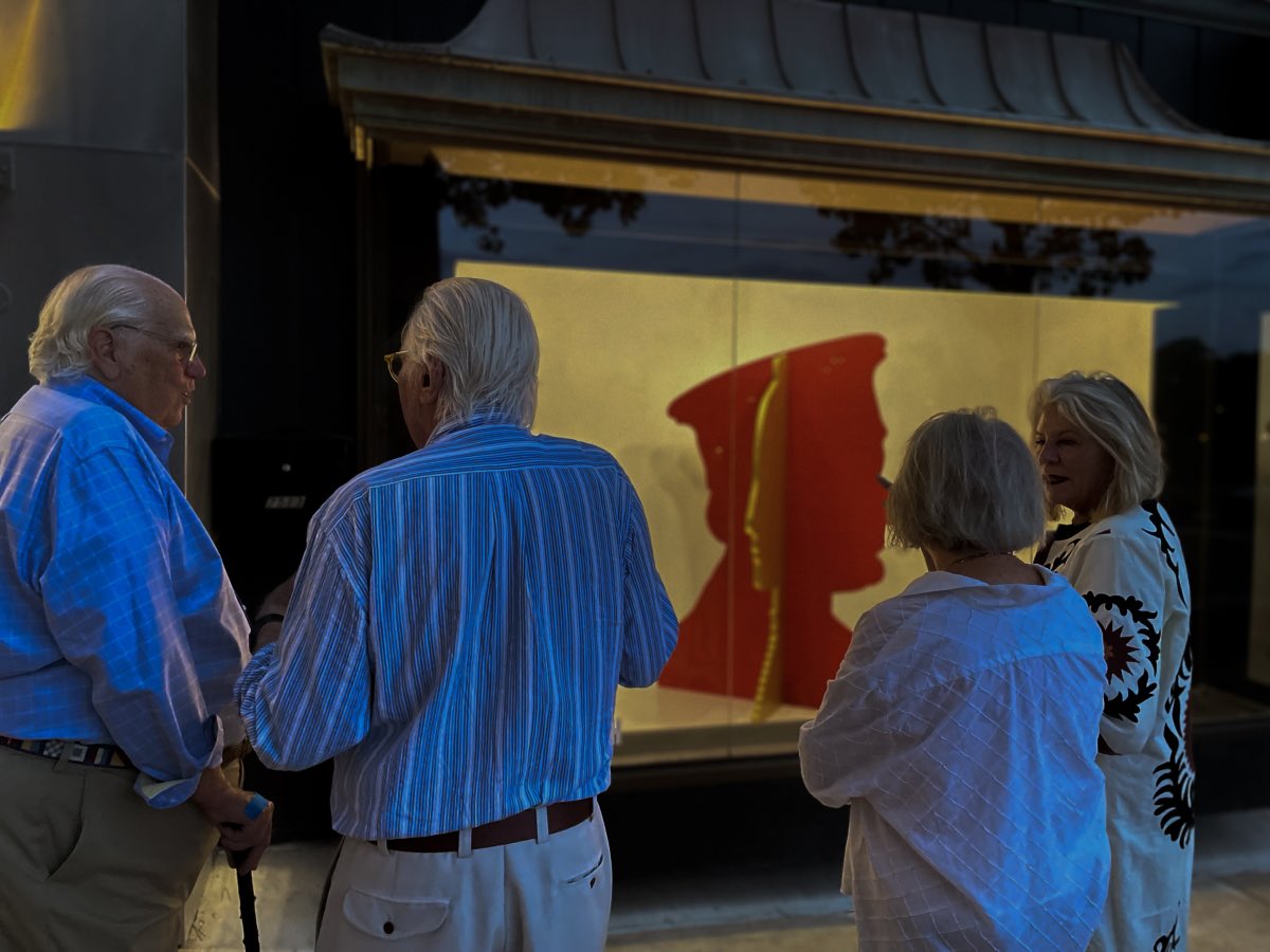 bdavidgallery's tweet photo. Check out a sculpture installation by Charles P. Reay tonight at WINDOW ON FORSYTH, viewable 24/7 at 7513 Forsyth Boulevard
-
#WindowOnForsyth #Sculpture #PublicArt #artconsultant #artadvisor #GoSeeArt #downtownclaytonMO #STLmade  #STLart #STLculture #stlbloggers #explorestlouis https://t.co/toJeMtsHy4