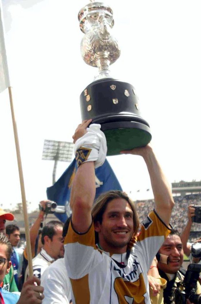 BrunoMarioni's tweet image. Felices 68 años @PumasMX !! 
Honor y Orgullo por siempre. 
Muchas felicidades a todos los que han contribuido a engrandecer tu historia, sobre todo a tu maravillosa afición!! #Goya 
Simplemente gracias...