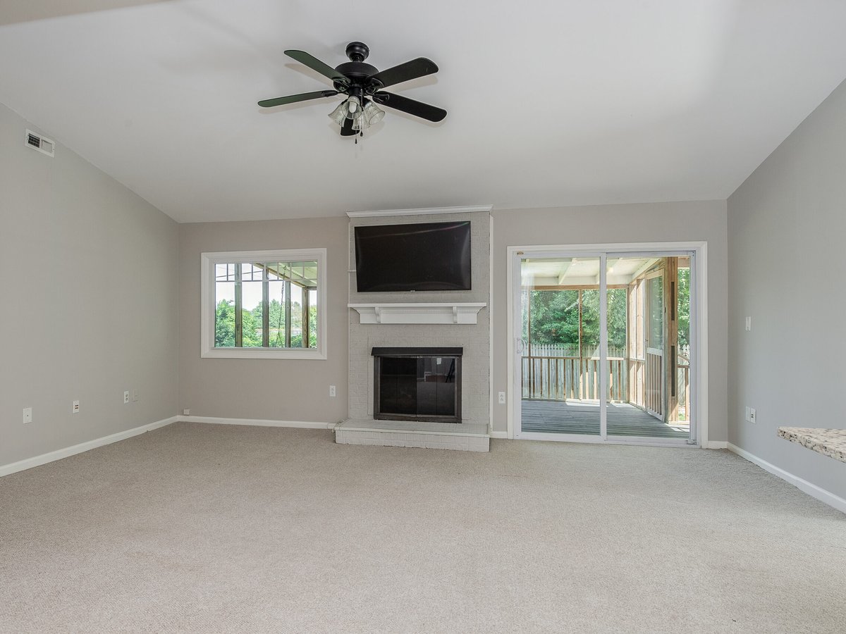 virtuallystaged's tweet photo. Are you ready to freshen up your vacant listing for just $35.00 per photo? 🏠 I offer affordable Virtual Staging & Virtual Landscaping Services! Visit my website for more information: https://t.co/iDI2UiV6P1
#realestatemarketing #virtualstaging #virtuallystaged https://t.co/7gaEkpDXY0