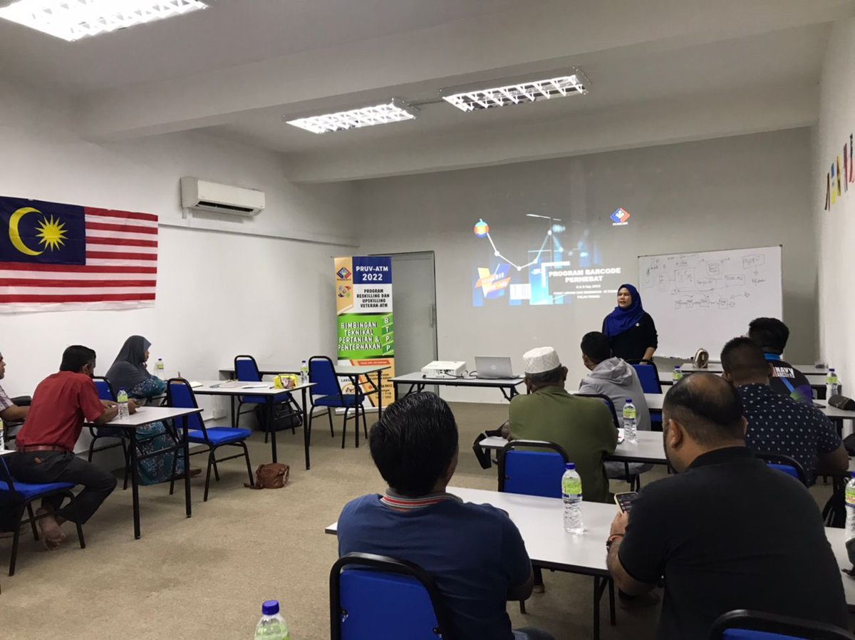 PERHEBATMy's tweet photo. PERHEBAT Pulau Pinang
KURSUS PELABELAN BARCODE
8 - 9 2022
Kursus yang disertai Veteran ATM ini bermatlamat membimbing & memberi pendedahan berkaitan pelabelan produk, pemasaran & bimbingan pembiayaan
#PRUVATM #PRUV #PascaLP #KerjayaKedua #KebajikanVeteran #barcode #label https://t.co/62A4AFG3U8