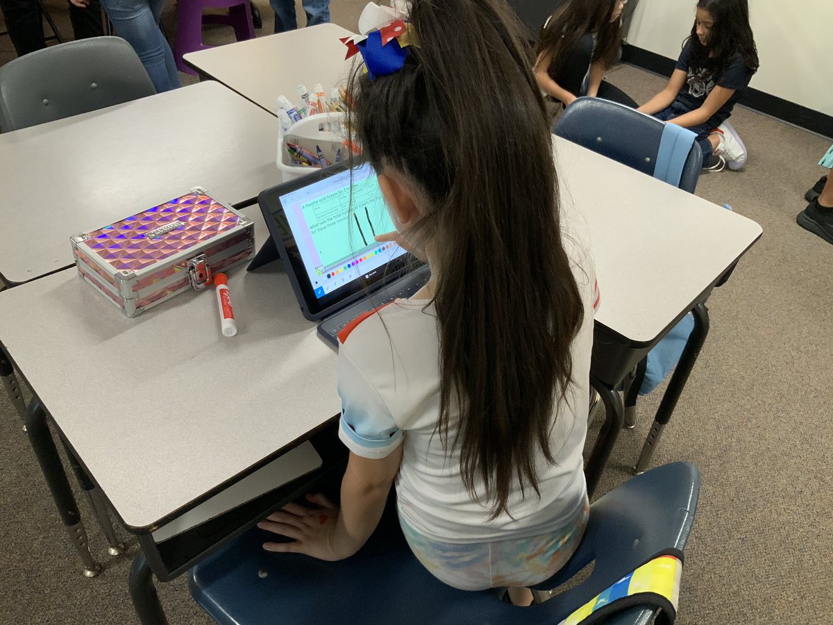 msmorgan2012's tweet photo. Don’t mind us, just a refresher on #placevalue using @PearDeck to complete @GC_TravisElem warmups. I love watching students get straight to work showing their strategies! @gccisd_edtech @CreekMath https://t.co/oCxMkYE3NR