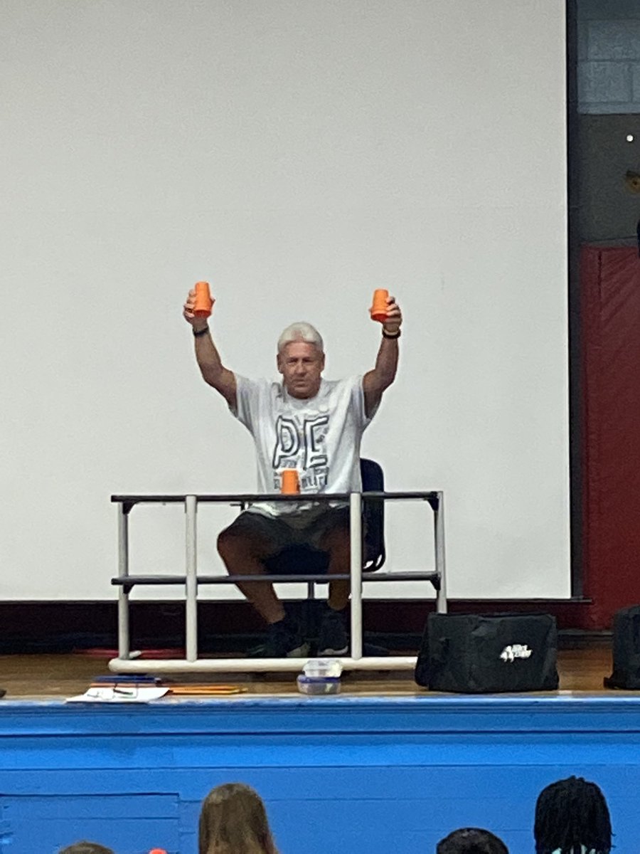 cgarrison5526's tweet image. Our Pandas kicked off their speed stacking unit today learning from the very best! 💙🐼💙
Mr. Haggard sure is fast!
#PVPandas #speedstacks #sportstacking @PVPandas