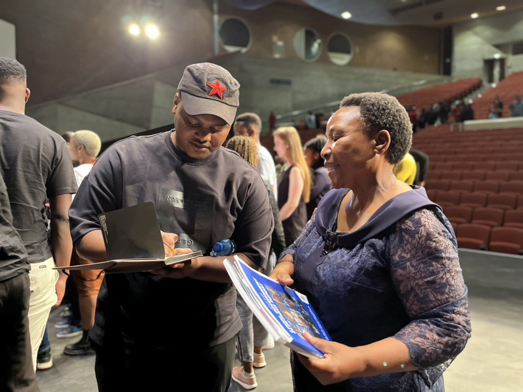 EFFYouthCommand's tweet photo. ♦️In Pictures♦️

EFFSC President, Commissar @SihleLonzi, engaging with IEC Provincial Electoral Officer, Dr Tumelontle Thiba, on the EFFSC’s #VotaMntuOmtsha Campaign.

As a matter of principle the IEC must frequent all institutions of higher learning and where youth are found! https://t.co/zpyX9MVF37