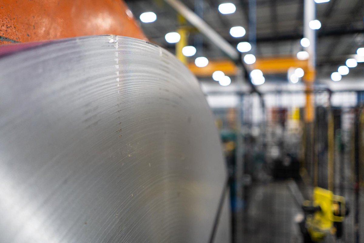 baileymetal's tweet photo. For all your slitting needs, Bailey has your solutions! ——————————————————————————
#baileymetal #baileywest #galvanized #steelcoils#baileymetalprocessing #steelmanufacturing #construction #forkliftoperator #hardatwork #ourstrengthisourteam https://t.co/35qW4aJyD6