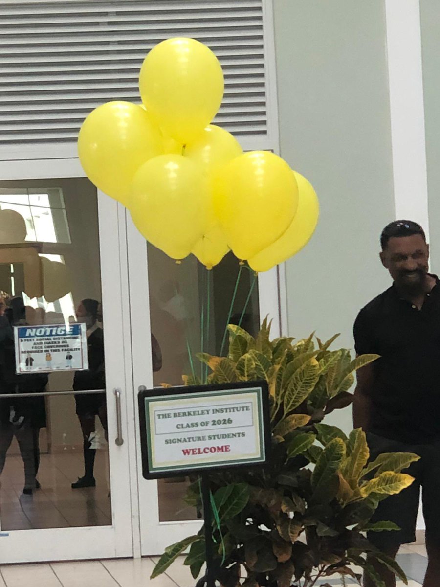 learning1stbda's tweet image. Glad Nia &amp;amp; Ed had a great first day, Premier Burt. Was fantastic to see the support of peers, teachers, family, alumni, community &amp;amp; Min @Diallo_Rabain as the learners at CedarBridge &amp;amp; The Berkeley embarked on their signature school journey today! #learningfirstbda #backtoschool