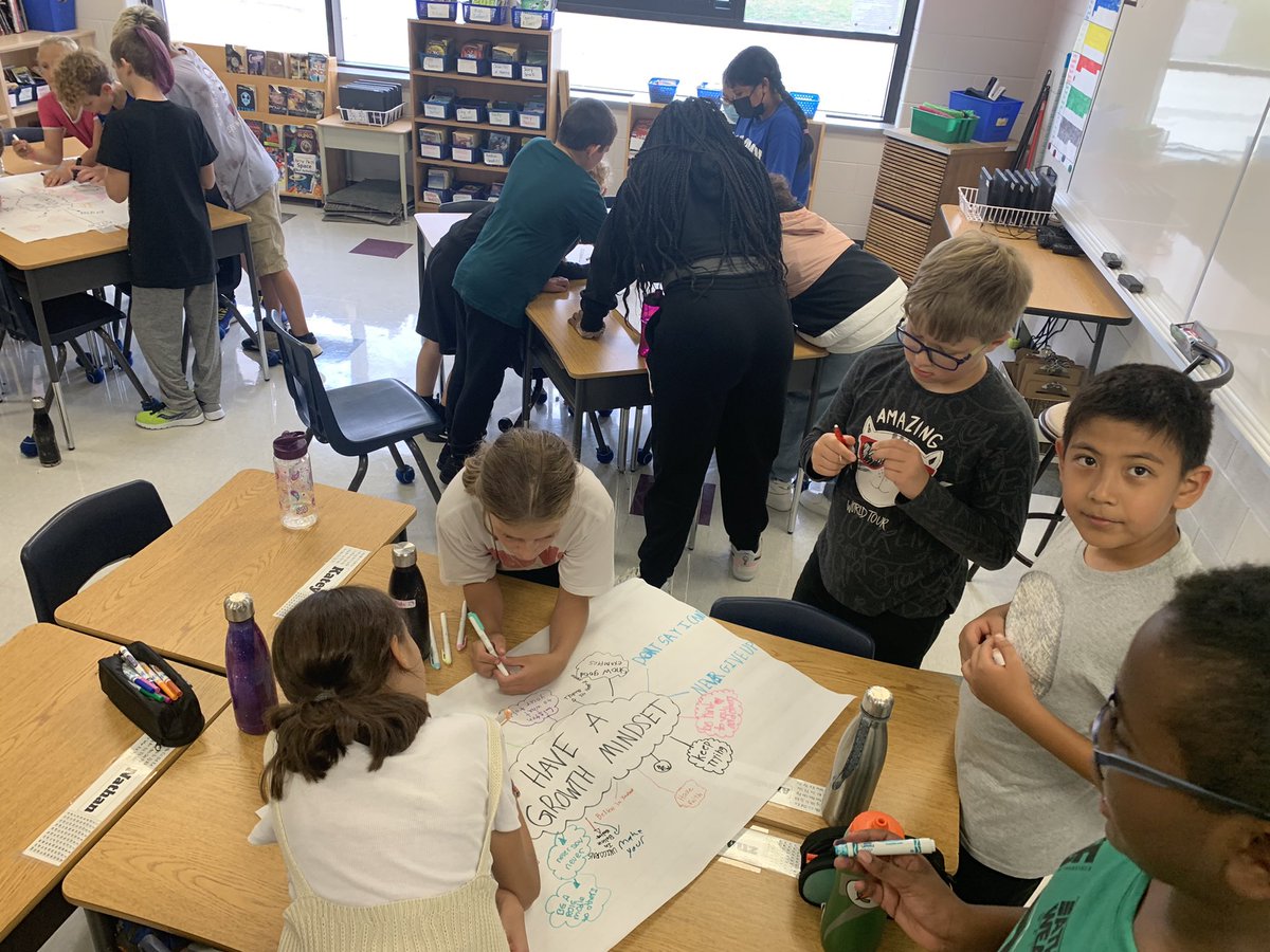 GSandowne's tweet photo. We ended our day completing some classroom building activities. Students wrote and presented 5 different posters with their thoughts.
How do we show kindness?
How do we show integrity?
How do use technology properly?
How do we show a growth mindset?
How do we be leaders? https://t.co/rAVBYE248t