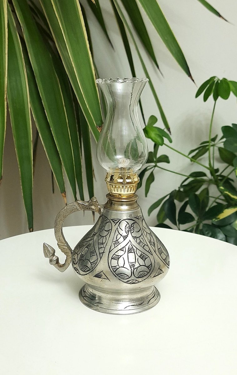Exotic_Notions's tweet photo. Ornate Copper Oil Lamp ๐๐
https://t.co/Y5Lmg8J5Yp
#copperhomedecor #copperhandmade #handmade #homedecor #decor #decoration #gift #homedecoration #weddinggift #luxuryhomedecor #uniquegifts #bohemianstyle #weddinggift #weddinggifts #oillamp #housewarminggift #copperoillamp https://t.co/5CEgZUPZAj