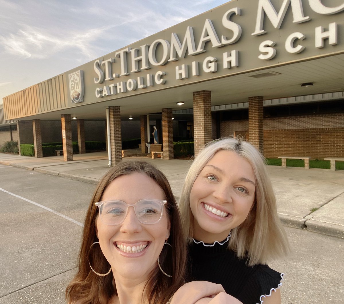 WeDemandMore1's tweet photo. 🚨WE INTERRUPT THIS MENTAL HEALTH MONDAY🚨
Bright and early this morning we requested another meeting with @stmcatholics! This time, we sent representatives!
We are here, we are queer, and we aren’t going anywhere!! 🏳️🌈🏳️⚧️
#protectSTMqueerkids
#queercougars
#courageouscougars https://t.co/NZMBVlEQBq