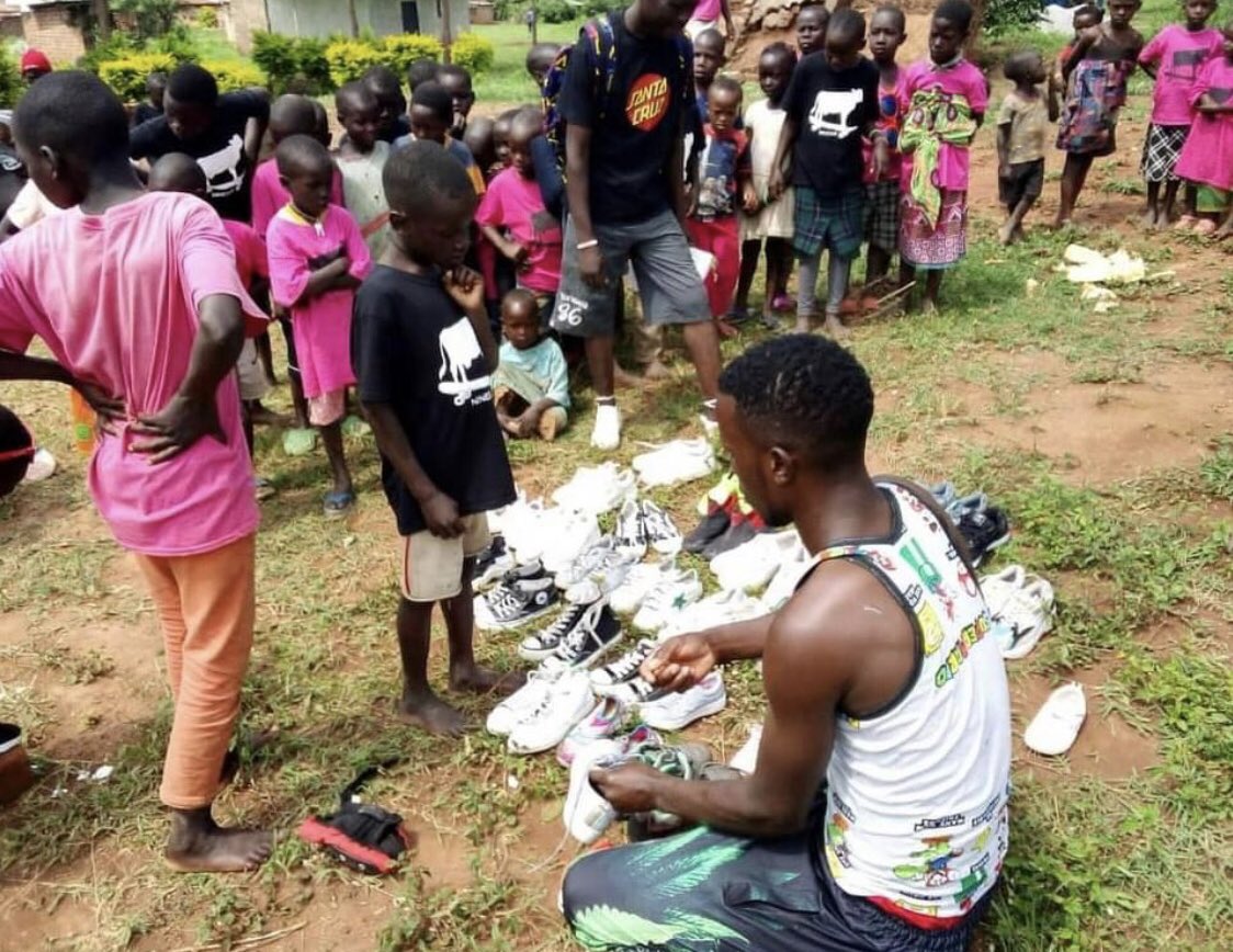 Diceresources's tweet image. A year ago today. 
Dice resources co. Donated over 2 dozen’s of shoes for a local Uganda skateboarding community 🇺🇬 💛