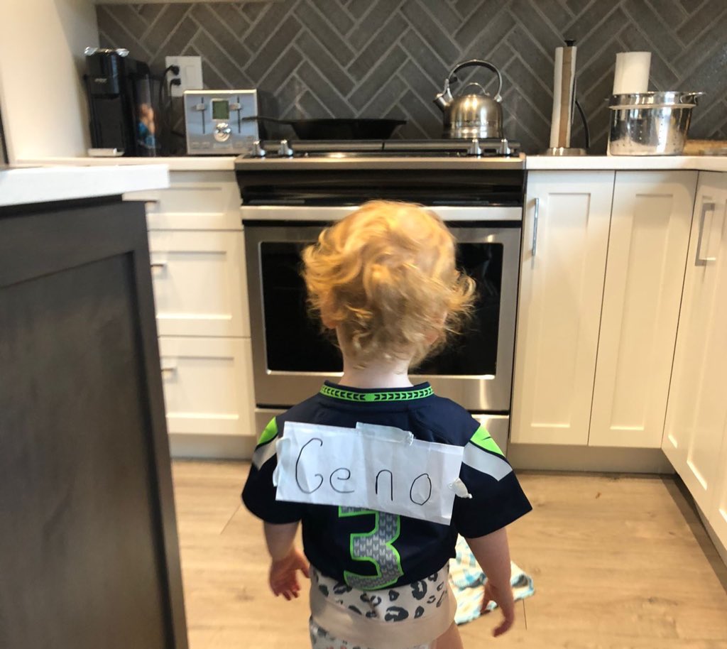 ChandlerGrieve's tweet photo. Hey 12’s…Let’s Ride! @Seahawks https://t.co/gS6pkfT49Q