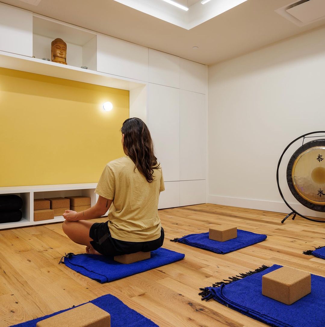 themomence's tweet photo. Our previous post about SOUK Yoga Studio was fun but is now out of date. Check out these recent 🧘 momence (moments &amp; experiences) over at SOUK in NYC powered 🚀 by @themomence .
.
.
.
#yogastudiosoftware #yogastudioowner #yogastudio #yoga https://t.co/nTainybpx2
