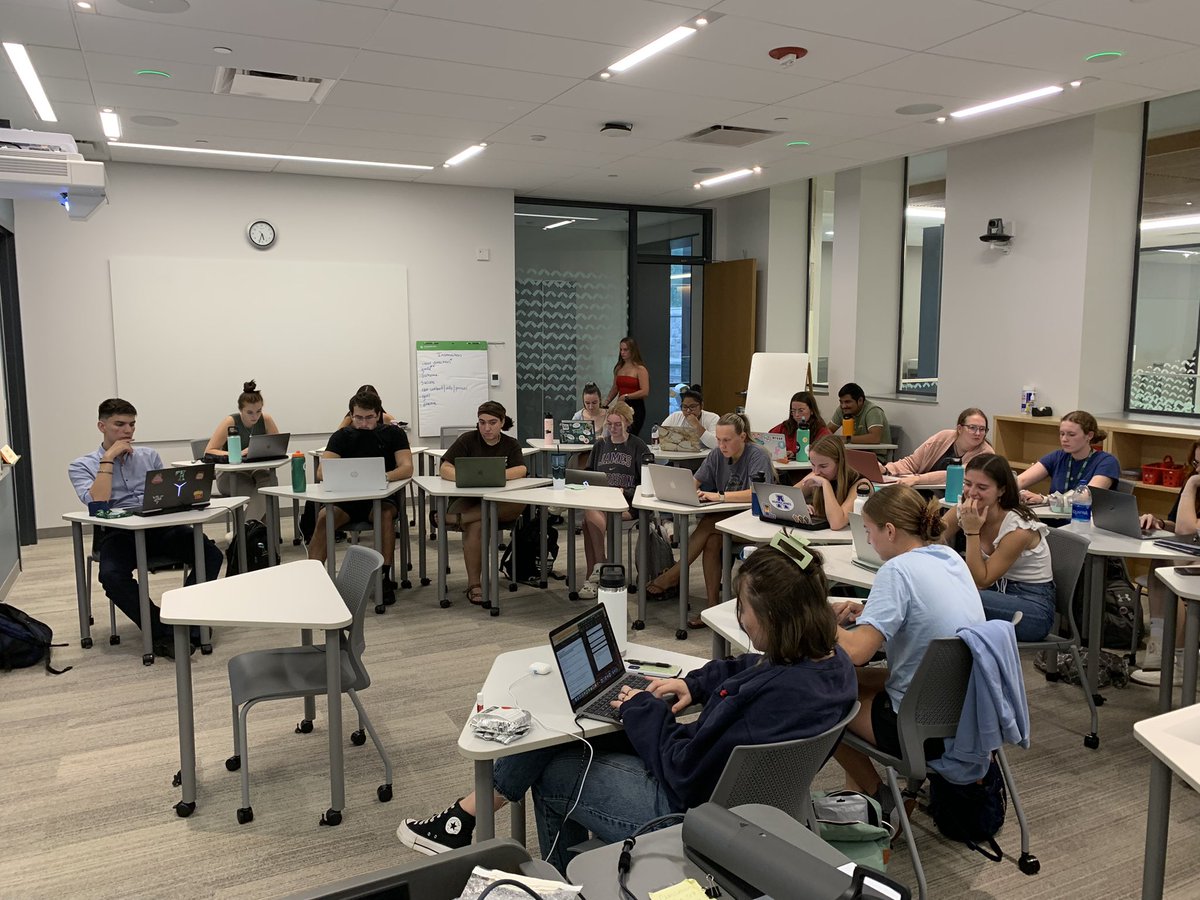 Class 1 for #ED416 social studies methods and management in the School of Ed off to a great start! Looking forward to another semester with preservice teachers!! <a href="/LoyolaMaryland/">Loyola University MD</a>