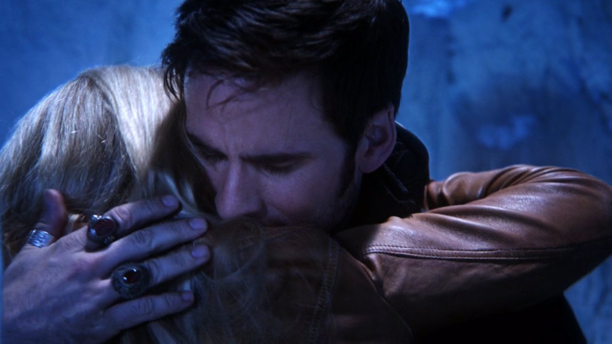 EnchantedSwans's tweet photo. ✨ CS Collection
CS hugging | 4x02
🥺💙
#captainswan #emmaswan #killianjones #jennifermorrison #colinodonoghue #onceuponatime #ouats4 #cscollection #cshug #cshugging #captainswanhug https://t.co/jBBvmXfHeZ
