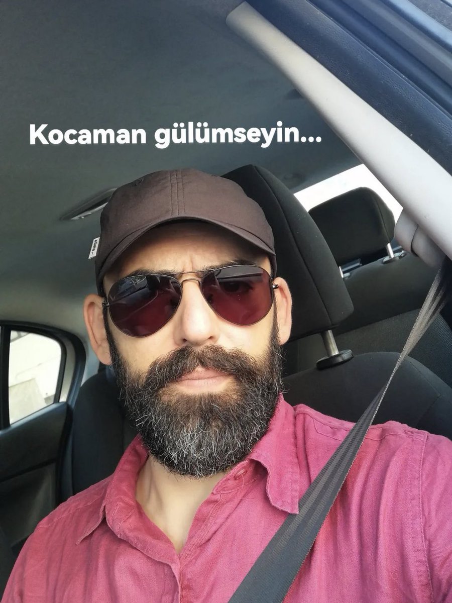 deodorantursusu's tweet photo. sabah ders seçimi için kalkıcam ve ablam bütün seçilecek hocaları kötülüyo https://t.co/IJcxcarfaF