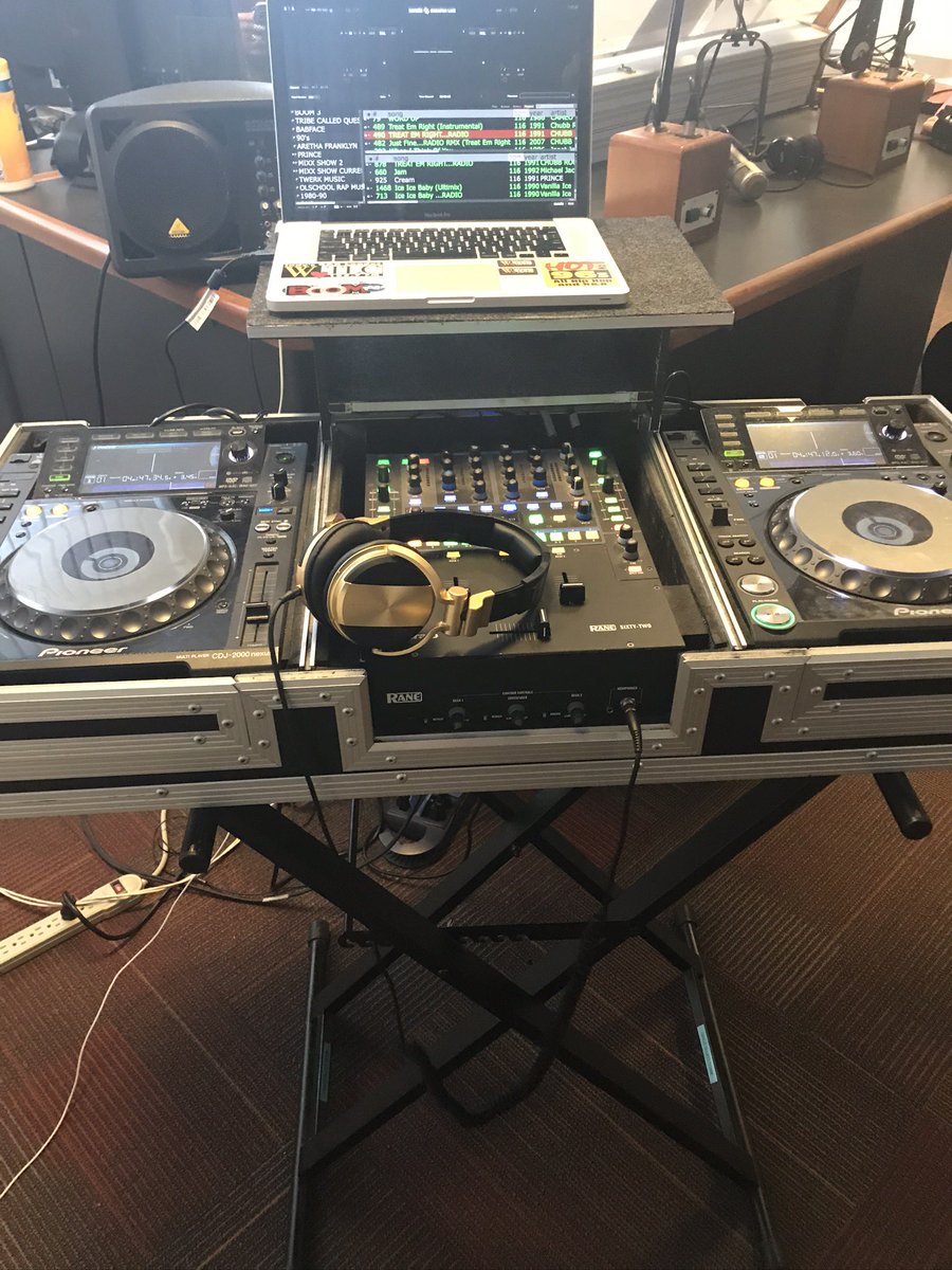 DjKing317's tweet photo. π£ TUNE IN NOW! #TlcDrive@5 wit @djking317 * @realdlhughley * @jasminesanders @1067WTLC #IndysRnBLeader #WTLCISINDY https://t.co/cog9YtQQiL