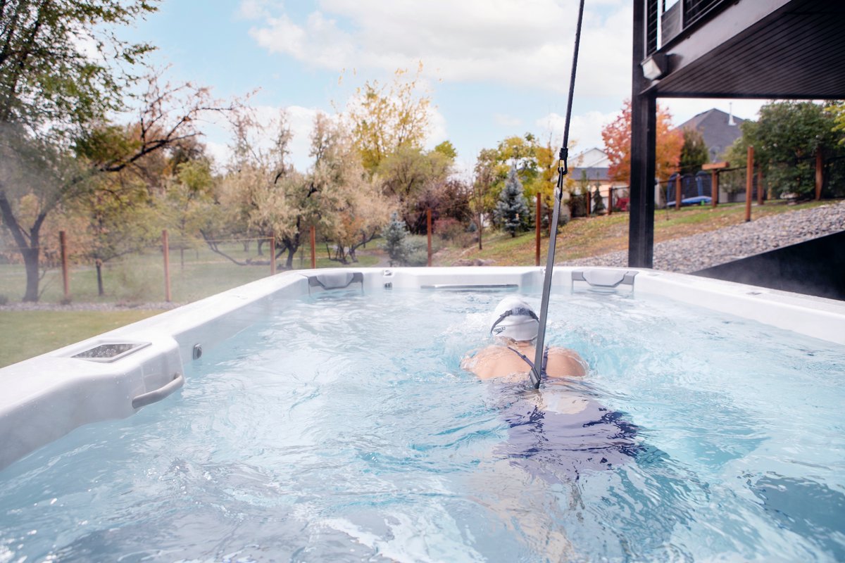 bullfrogspas's tweet photo. The Swim Series Swim Tether provides an exceptional experience for swimmers of all skill levels! Simply strap the belt to your waist and swim unencumbered for a high resistance, low-impact workout. Would you try it out? 🏊♀️💦#bullfrogspas #swimspa #workout #swimmer #swimming https://t.co/E8cgzrtlIt