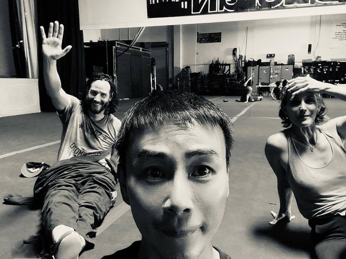 KFMovieGuide's tweet photo. PHOTO: #TigerChen takes a selfie with #KeanuReeves and #CarrieAnneMoss during training for #TheMatrixResurrections at #87eleven in 2020.
.
#TheMatrix (1999) review: https://t.co/7F1fIGNs8T https://t.co/PFLrNgRjZQ