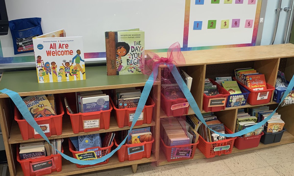 LaurenKeegan16's tweet photo. We had our ribbon cutting ceremony to unveil our classroom library! Let our reading journey begin! 📖📚 @PS79Queens @CarterPs79 @MGrimpel https://t.co/VVqlMUKVdO