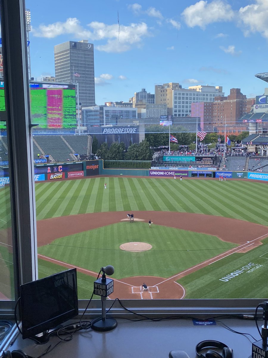 MunchCleveland's tweet photo. The view from the @WTAM1100 #PartyBooth! The sights, sounds and smells of the ballpark CAN'T BE BEAT! Get down here to the corner of CARNEGIE and ONTARIO!! https://t.co/gLeralWSfE