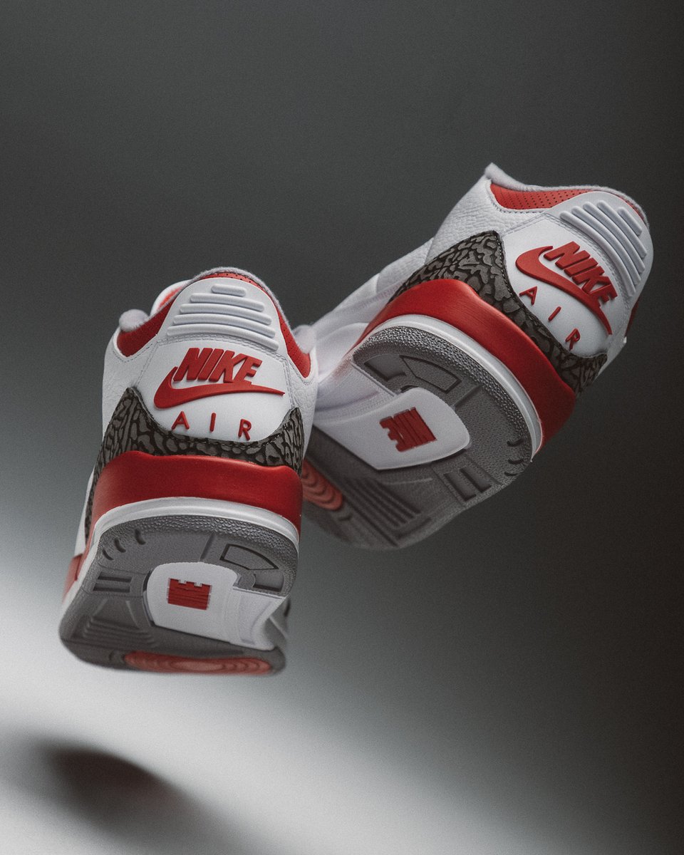 jdsportscanada's tweet photo. OG-echoing look like no other 🔥 The Air Jordan Retro 3 'Fire Red' launches online today at 6pm EST.

#jordan3 #jordan3firered #airjordan3 https://t.co/LxC7gzXPga