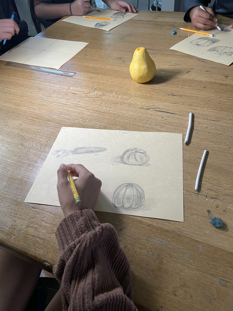 MaertensSydney's tweet photo. Intro students developing their skills in value and texture. ✏️✍️ @BurtonBulldogs @BurtonSchools https://t.co/ebqBmk1zu5