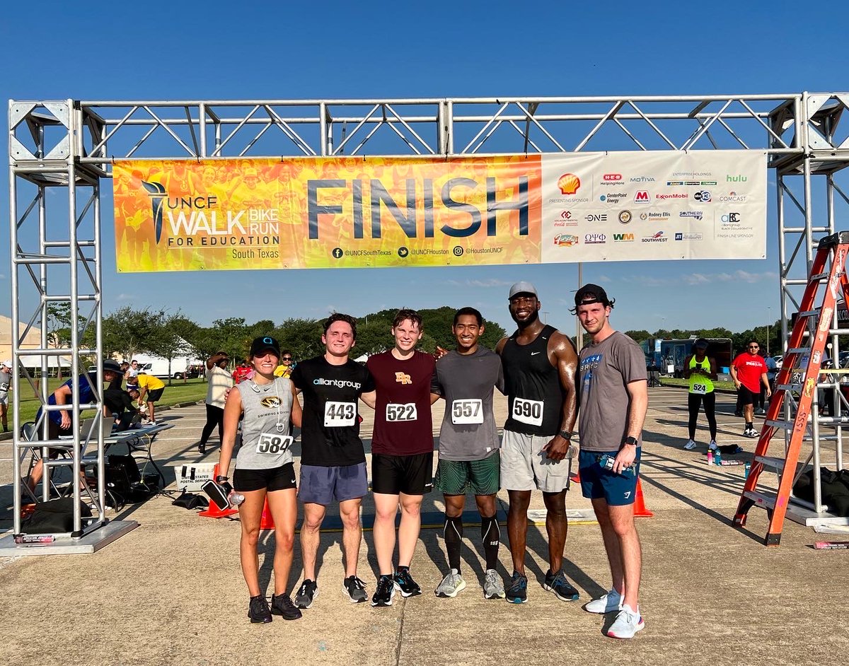 alliantgroup's tweet photo. This weekend, alliantgroup partnered with the United Negro College Fund for their annual 5K race!
Our professionals were full of energy during the race and so excited to help raise money for @UNCF scholarships!
#LaceUp4UNCF #UNCFHouston #UNCFRun https://t.co/GifmL25E19