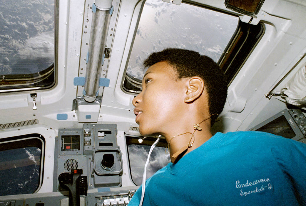 Today marks the 30th anniversary of Dr. Mae Jemison becoming the first African American woman in space. An engineer and physician, Dr. Jemison flew aboard the space shuttle Endeavour, working on experiments including bone cell research: go.nasa.gov/3RCbnNm