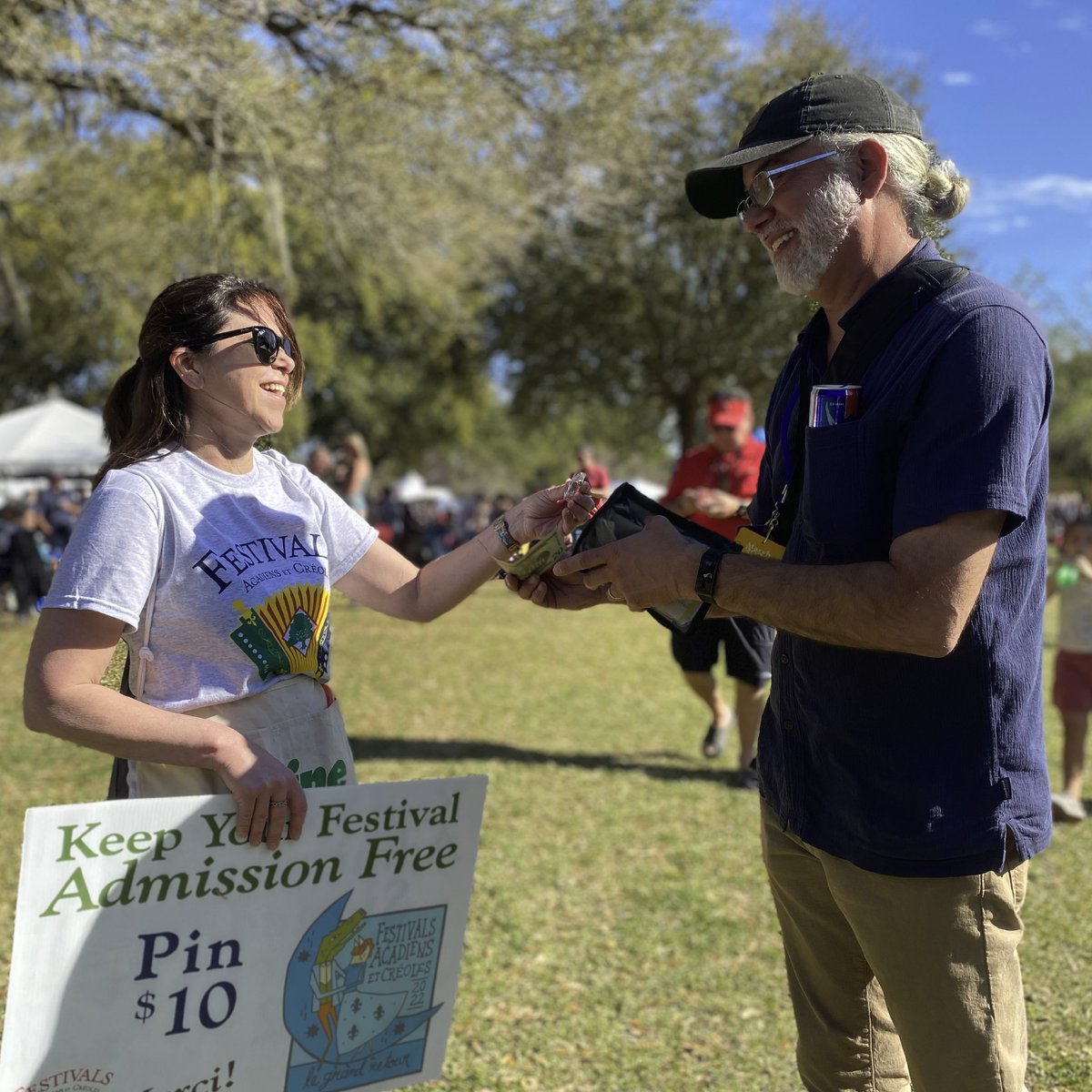 What better way to volunteer than by spending a weekend at one of the best Cajun &amp; Creole Festivals in the world?! Help us make #FAetC happen and sign up to volunteer today 👉 bit.ly/3AcHmNA