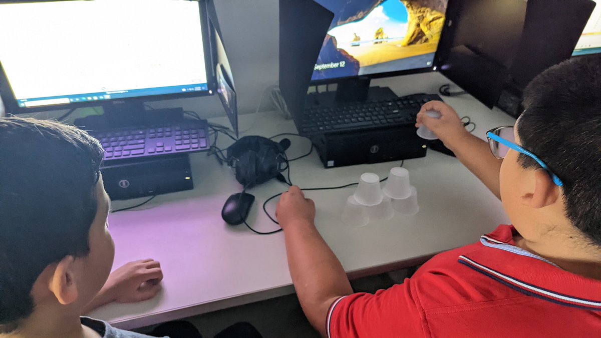 Ocelotscode's tweet image. 🤖Reviewing Algorithms and Sequencing in the Coding Lab today with My Robotic Friend activity! 🤖 #LosFresnosCodes #Coding108