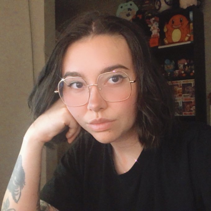 Hi 🧸  My name is Vi. I&rsquo;m a video editor, gamer, and hobbyist streamer!   >https://t.co/kaaoTkZTbk >https://t