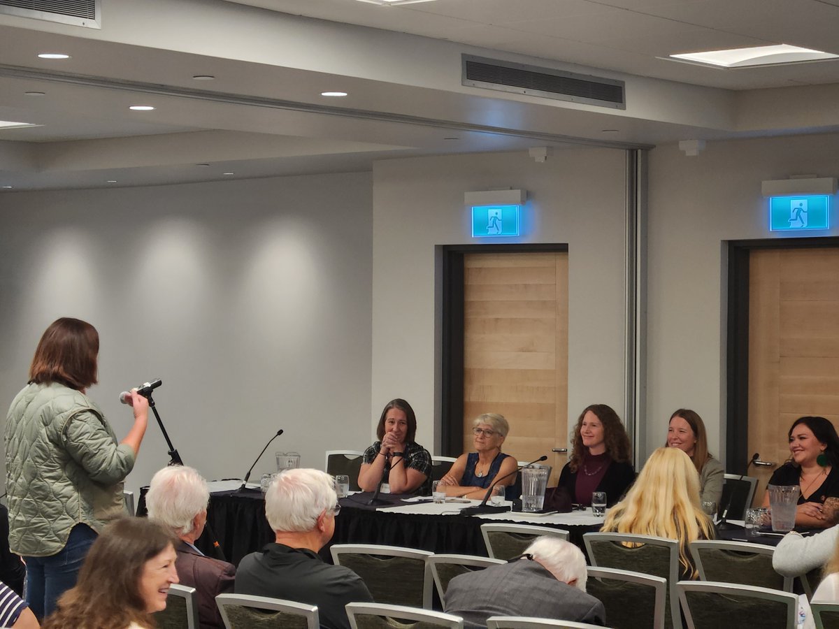 UBCM's tweet photo. ☑️Inclusive Local Governance = Diverse Voices at the Table

Focusing on actions local governments can take to increase underrepresented groups’ participation around the governance table, including women; BIPOC; 2SLGBTQIA+; youth, and more.
#UBCM22 https://t.co/R9WpR1J6NO