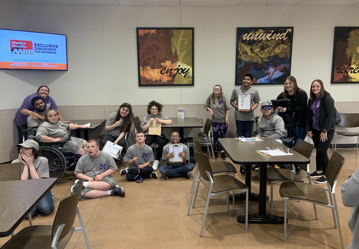 wilescrew0402's tweet photo. We are learning new skills and having so much fun this year! Today we did a grocery scavenger hunt to see what items we could find at the local grocery store.  @MissDavidson_ @MHSMiddieTweets @MiddletownOH #makeyourmove #middierising https://t.co/UCC48fVmzb